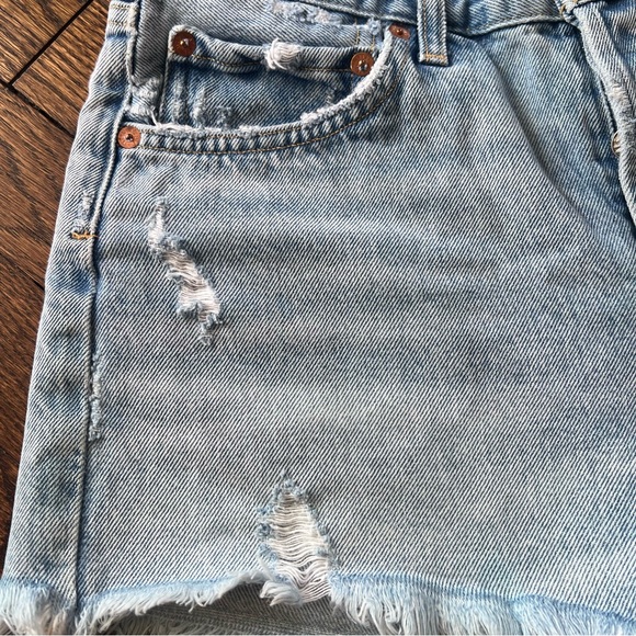 AGOLDE PARKER VINTAGE CUT OFF SHORT,
IN SWAPMEET, SIZE 27 - Picture 3 of 10